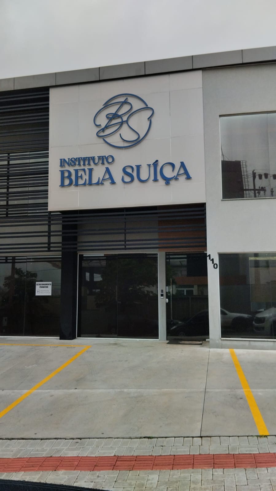 Fachada do Instituto Bela Suíça